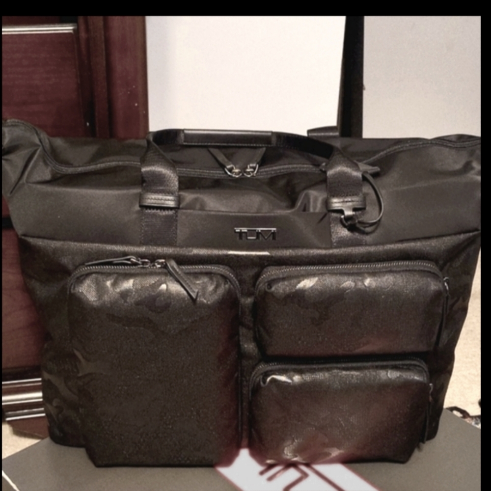 NWT Tumi Ocala Weekender